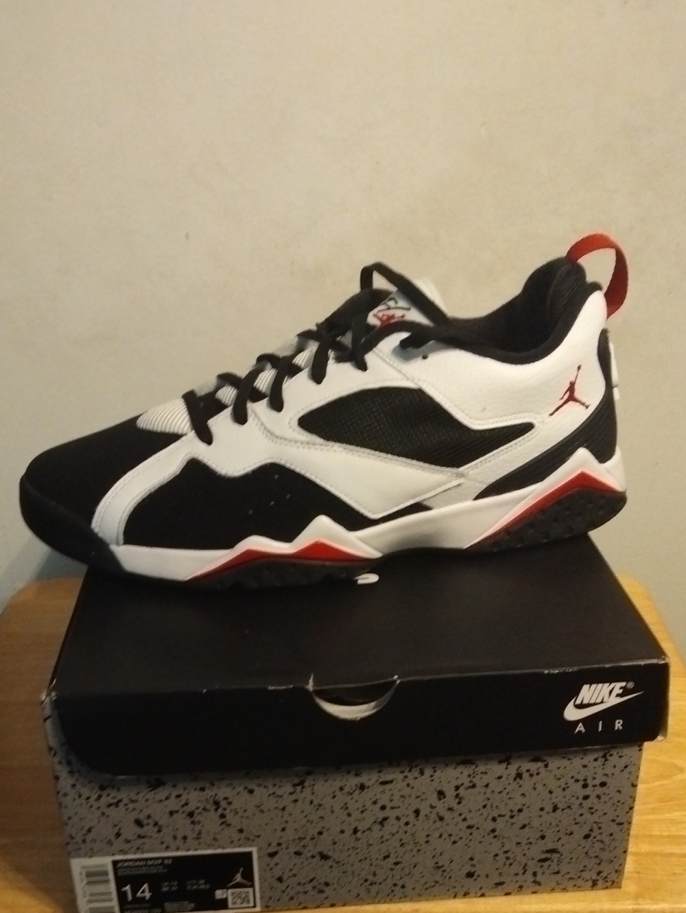 New Nike Men's Black White Athletic Sneakers with Red Accents Size 14
